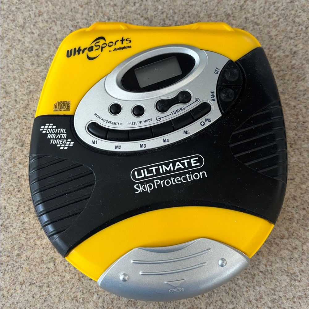 Vintage Ultra Sports By Audiophase Portable CD Player With Digital AM/FM Tuner
